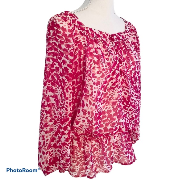 Apt. 9 Pink & White Blouse. - Picture 2 of 3